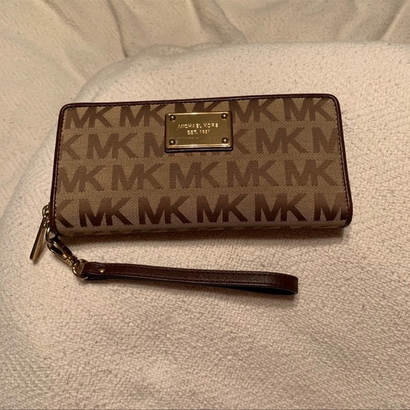 Michael Kors purse and wallet set - Picture 8 of 11
